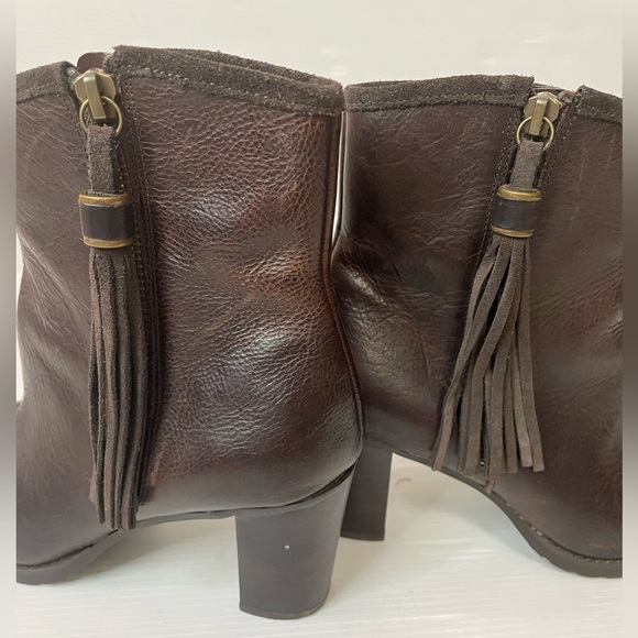 Lauren Ralph Lauren Carah Brown Leather Tasseled Zip Ankle Boots Size 6.5 - Picture 8 of 9